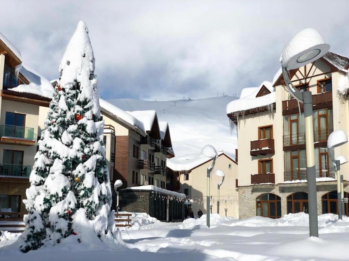 Happy Holidays Apartments In New Gudauri Exterior photo