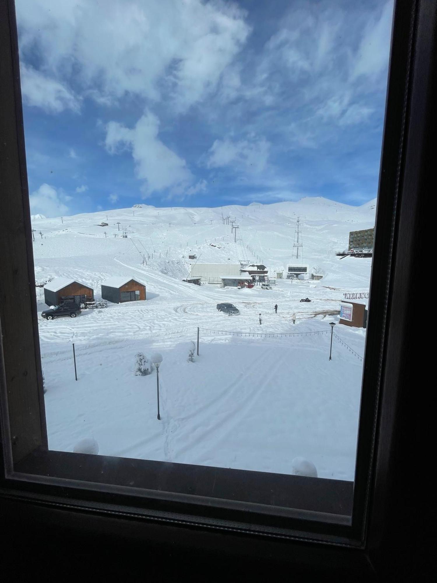 Happy Holidays Apartments In New Gudauri Exterior photo